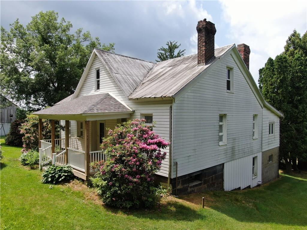 315 Country Lane Road Prospect, PA 16052 - Photo 2 of 25