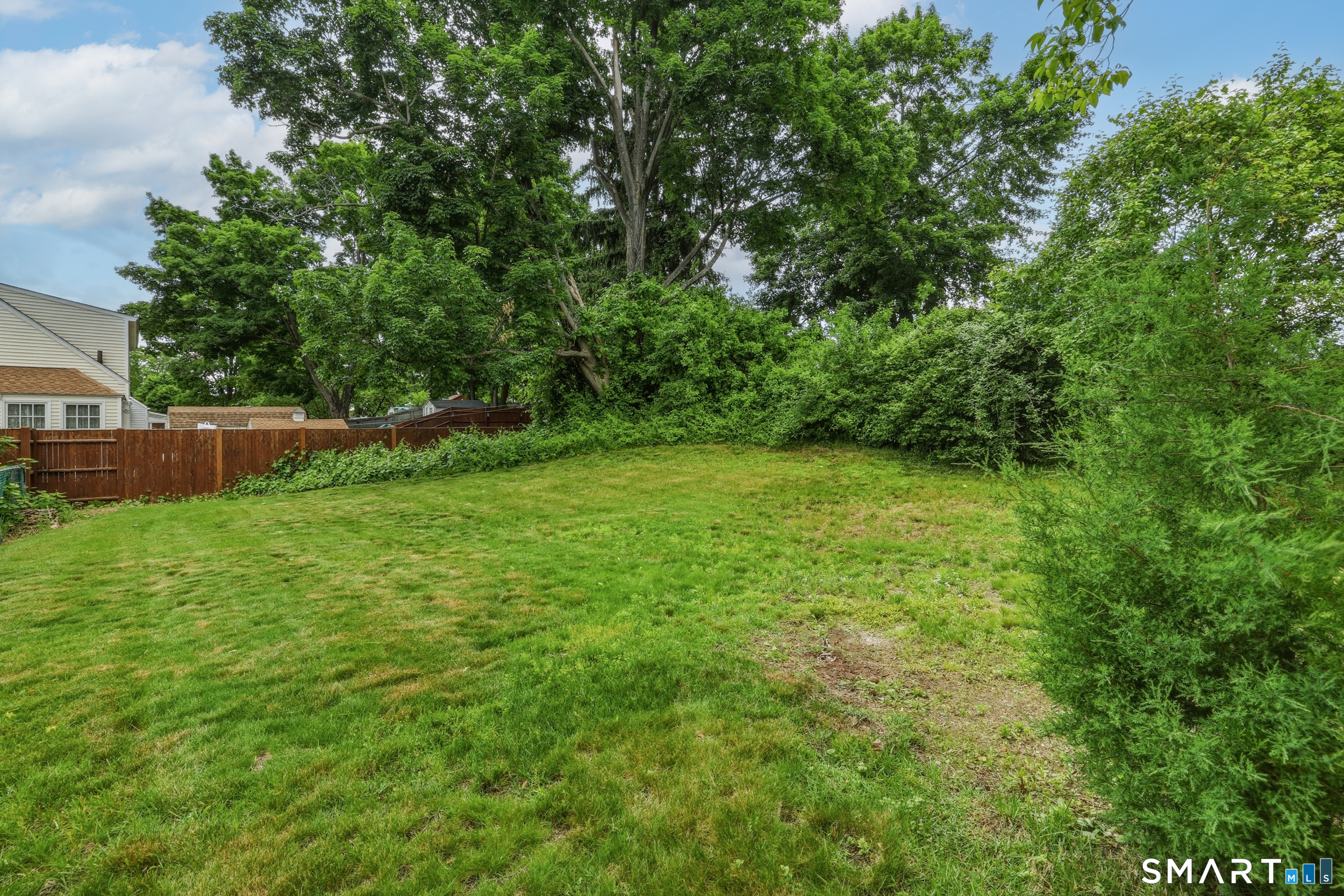 96 Campfield Road Manchester, CT 06040 - Photo 35 of 38