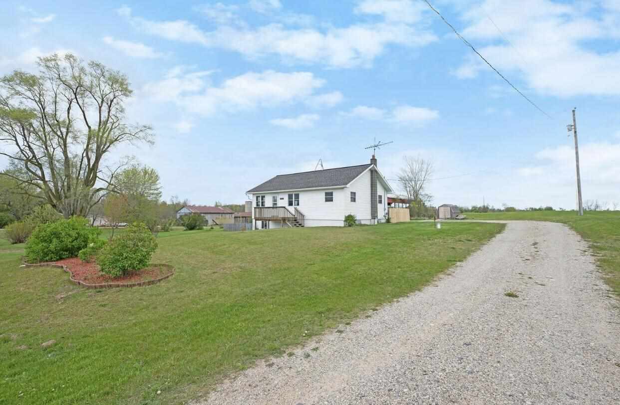 10780 West South County Line Road Blanchard, MI 49310 - Photo 1 of 28