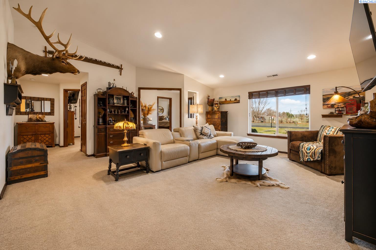 223108 East Perkins Road Kennewick, WA 99337 - Photo 9 of 49 Gallery Image 9