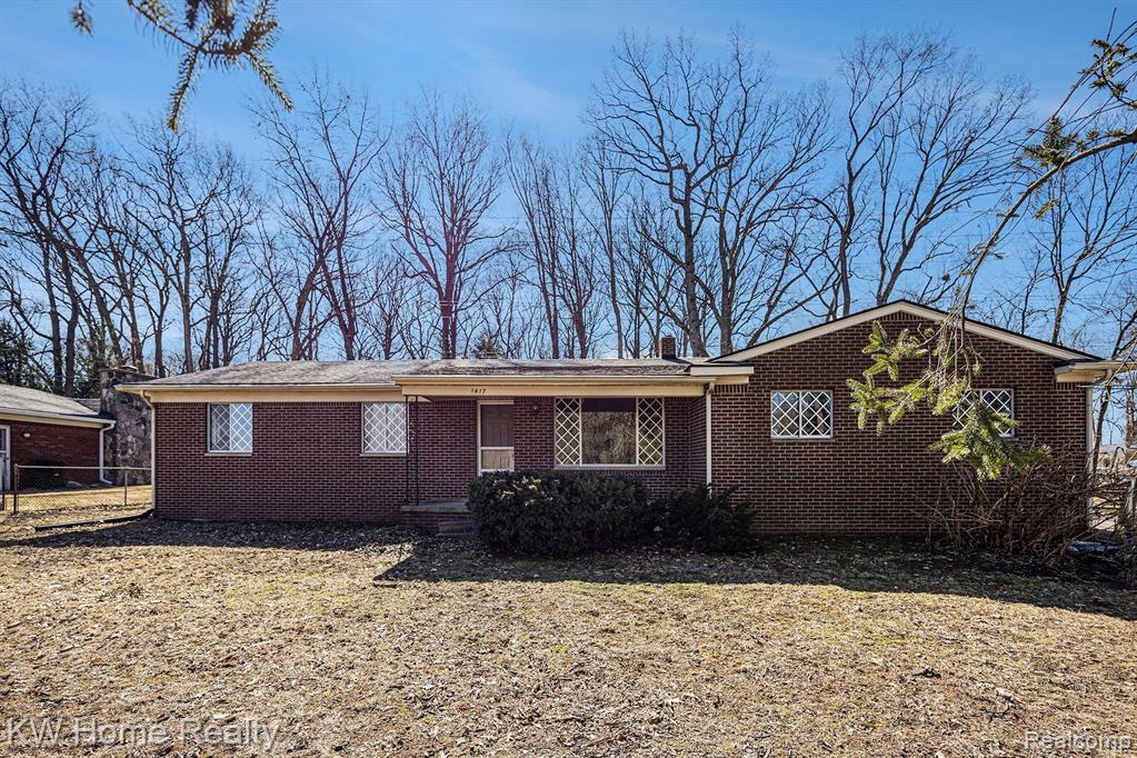 1417 East Commerce Road Commerce Township, MI 48382 - Photo 1 of 36