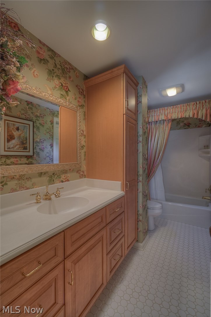 366 Ely Road Akron, OH 44313 - Photo 28 of 34 Second of two full bathrooms on the second floor.