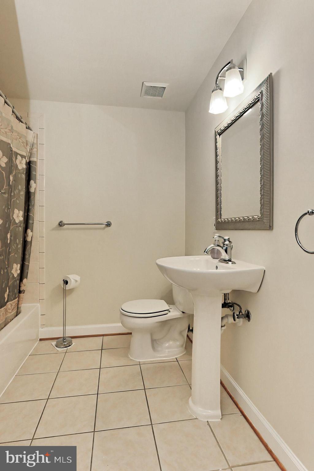 13233 Moore Road Clifton, VA 20124 - Photo 70 of 80 Gallery Image 70