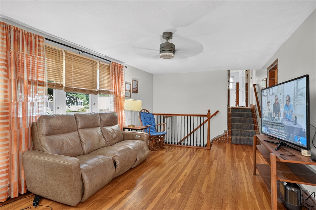 23 Laurel Drive Hudson, MA 01749 - Photo 5 of 29