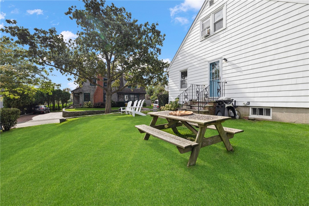 6 Cliff Terrace Newport, RI 02840 - Photo 5 of 37 Yard