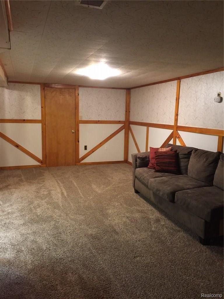 2983 Grange Road Trenton, MI 48183 - Photo 28 of 34 IMG_2558.JPG