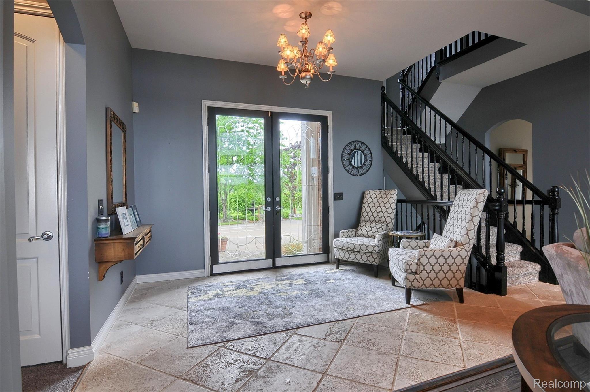 8311 Waumegah Road Clarkston, MI 48348 - Photo 6 of 61 6-Foyer.jpg