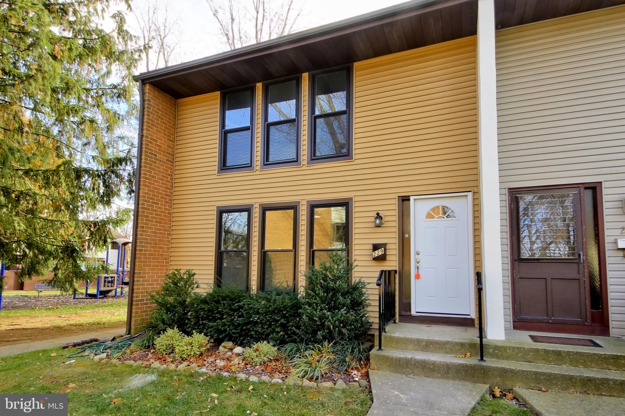 229 Probasco Road East Windsor, NJ 08520 - Photo 2 of 28
