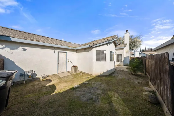 $300,000 | 2644 Parkway, Ceres, CA 95307