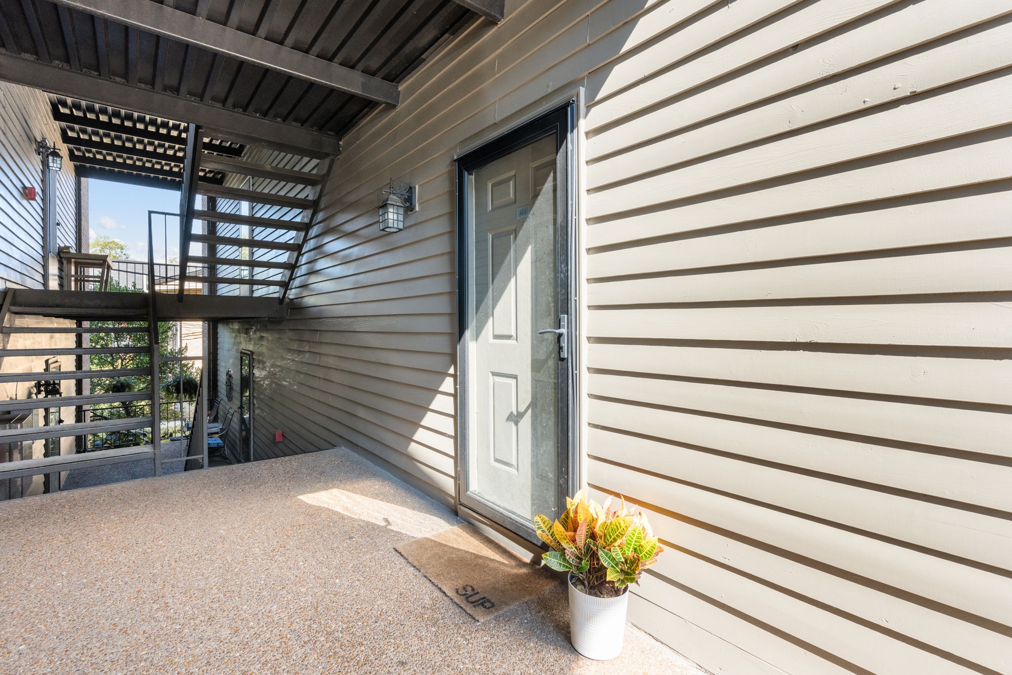 414 Sloan Road Nashville, TN 37209 - Photo 3 of 16 a view of entryway front of house