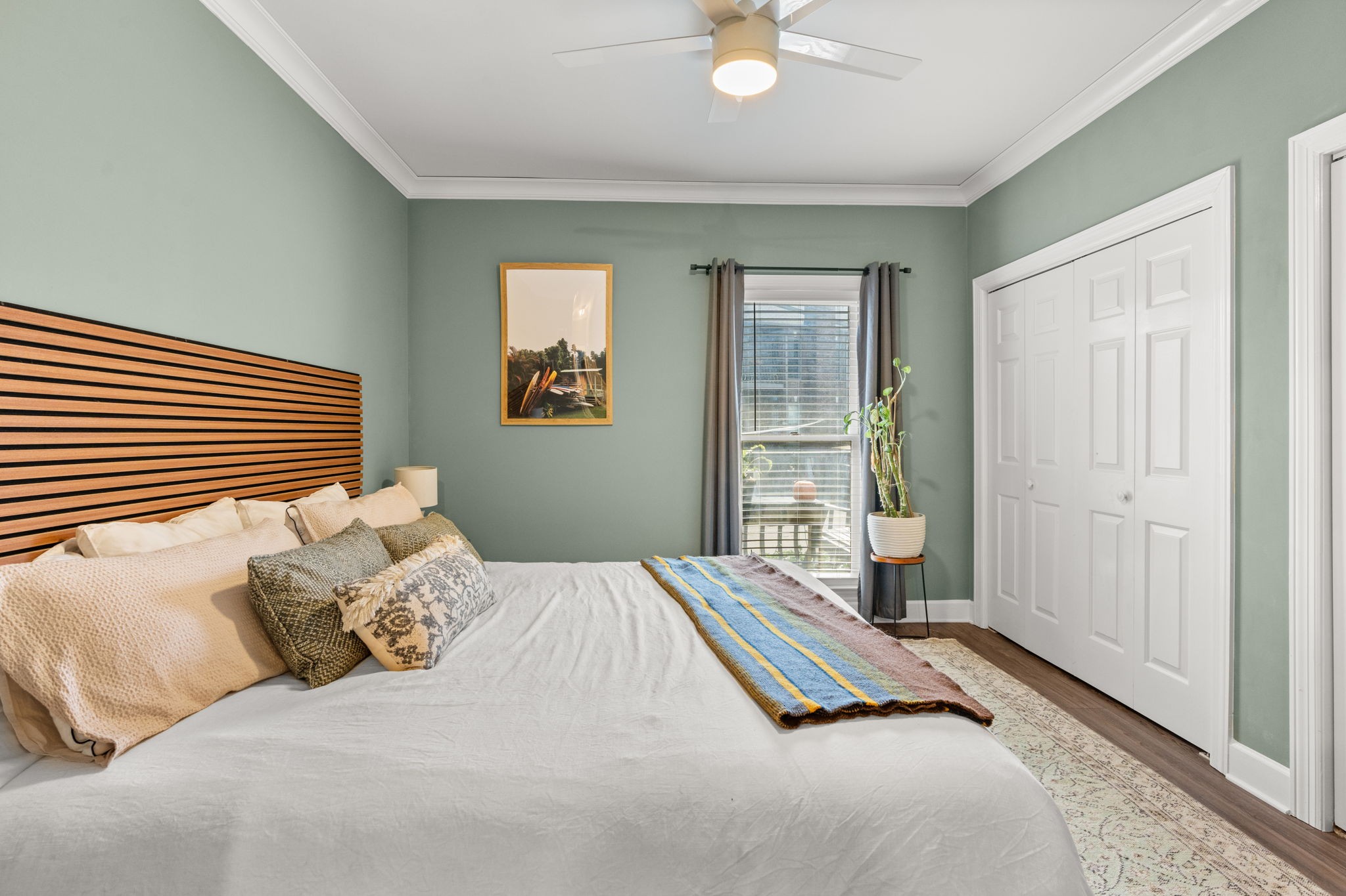 414 Sloan Road Nashville, TN 37209 - Photo 10 of 16 a bedroom with a bed and a window