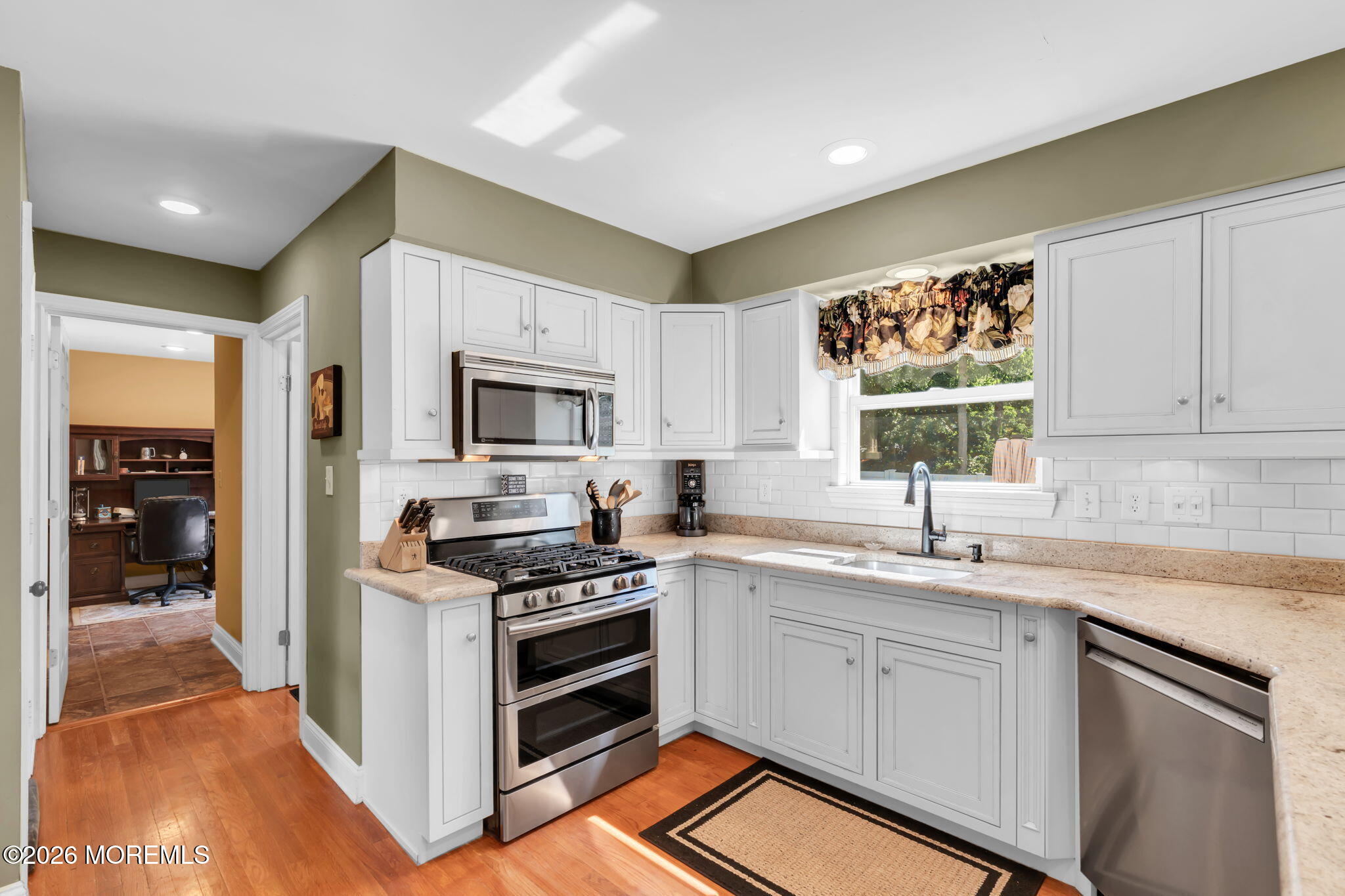 30 Deborah Lane Howell, NJ 07731 - Photo 11 of 40 21-web-or-mls-DSC04602