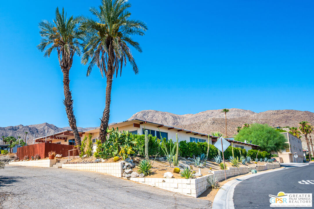 39910 Bird Lane Rancho Mirage, CA 92270 - Photo 1 of 61