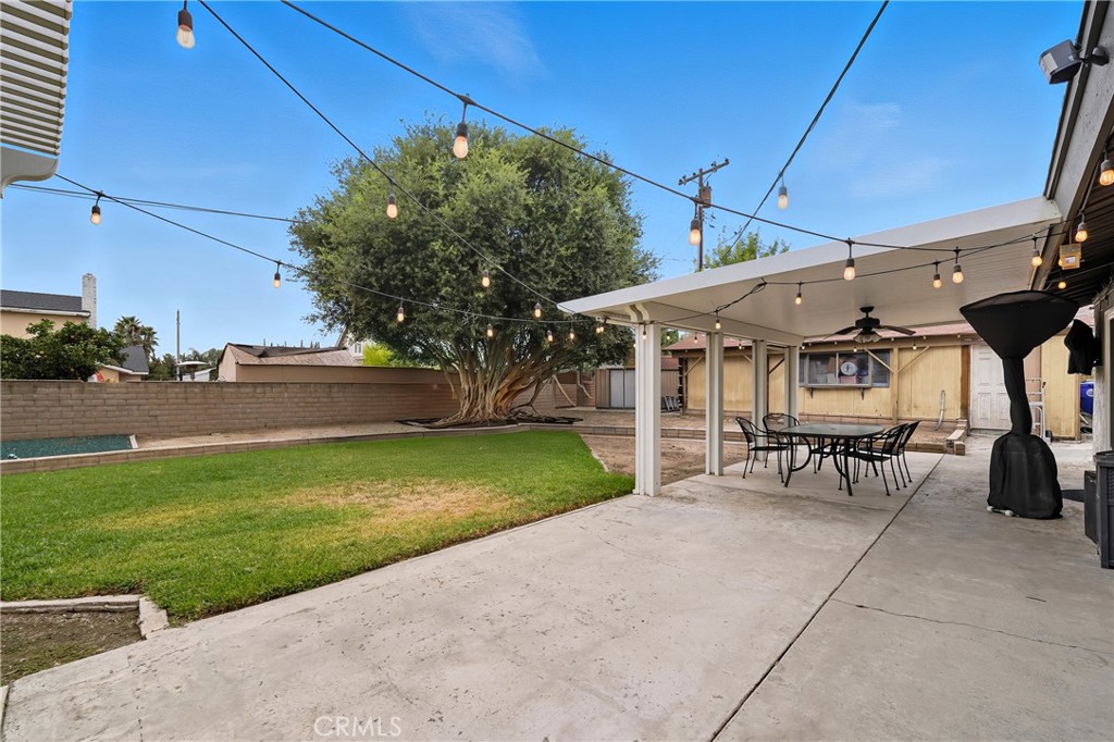 5892 North Sycamore Avenue Rialto, CA 92377 - Photo 30 of 34