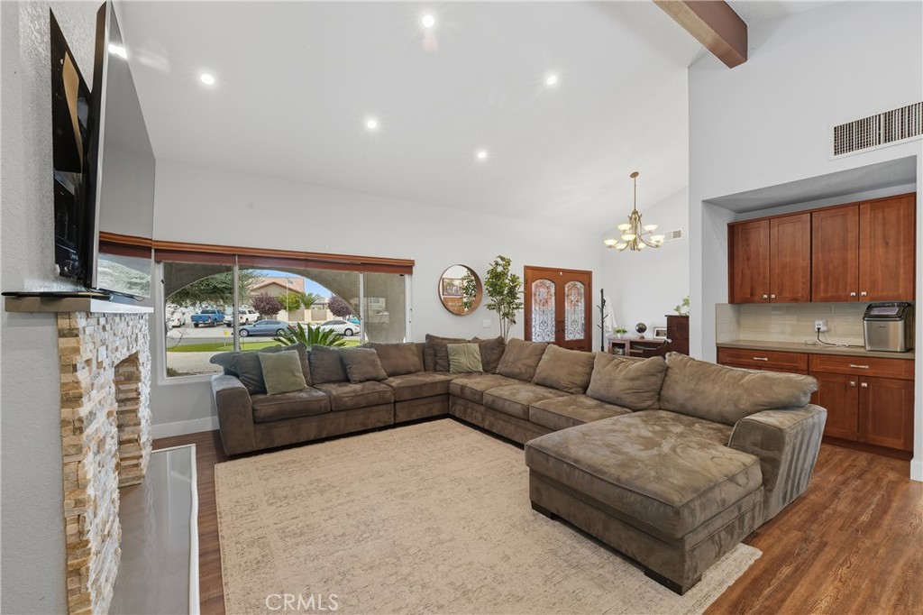 5892 North Sycamore Avenue Rialto, CA 92377 - Photo 8 of 34