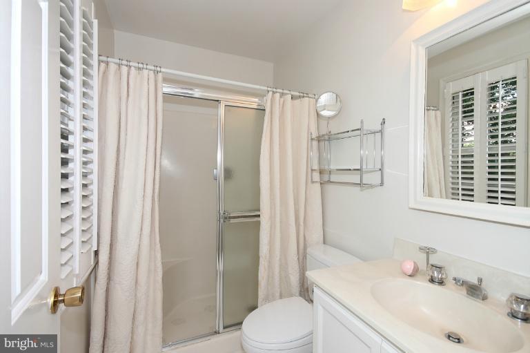 5103 Sangamore Road Bethesda, MD 20816 - Photo 17 of 25 En Suite Bath