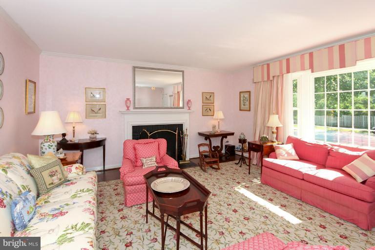 5103 Sangamore Road Bethesda, MD 20816 - Photo 22 of 25 Living Room
