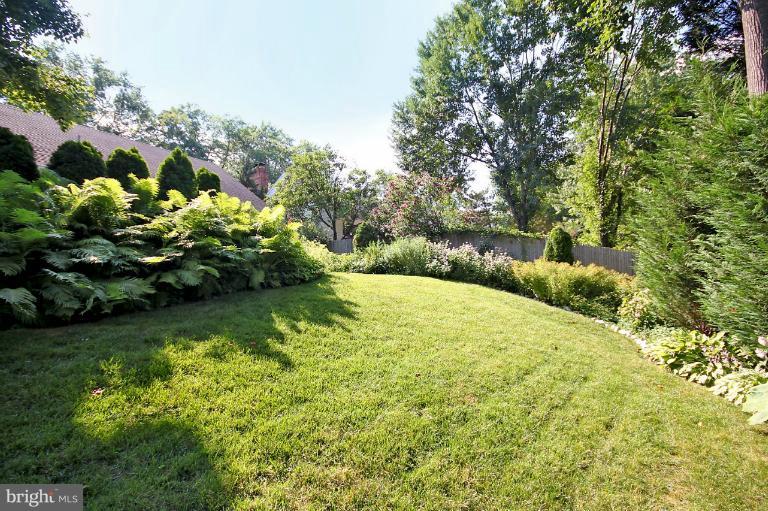 5103 Sangamore Road Bethesda, MD 20816 - Photo 8 of 25 Yard