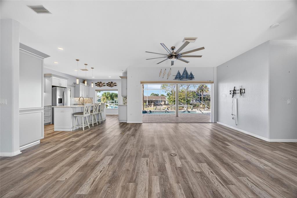 2911 Riverside Drive Punta Gorda, FL 33950 - Photo 5 of 37