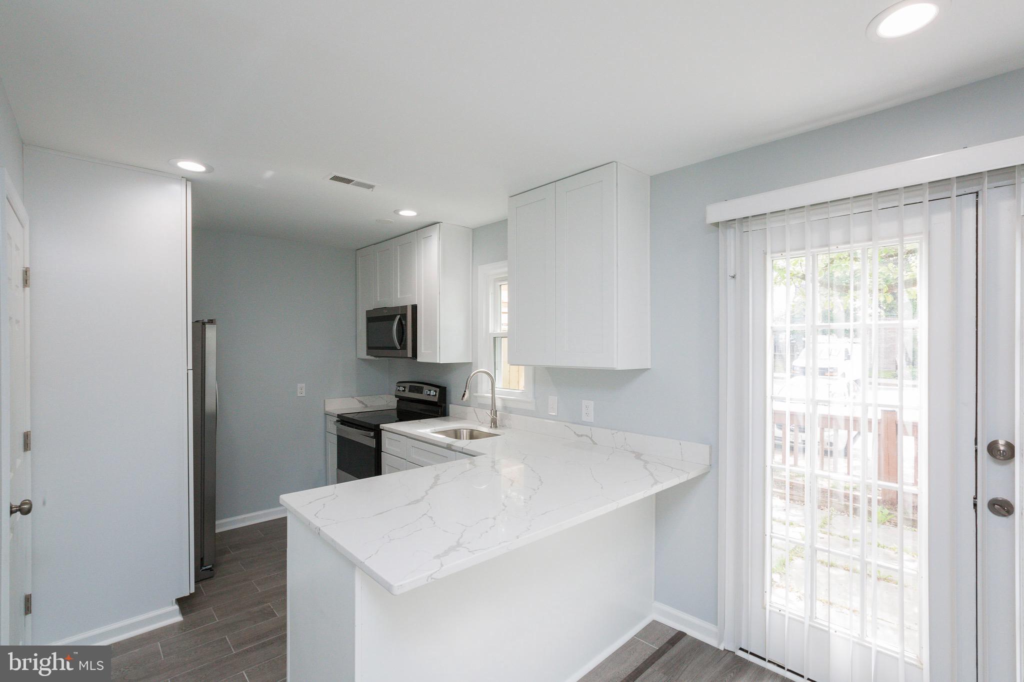 6024 Sunset Ridge Court Centreville, VA 20121 - Photo 17 of 20 Gallery Image 17