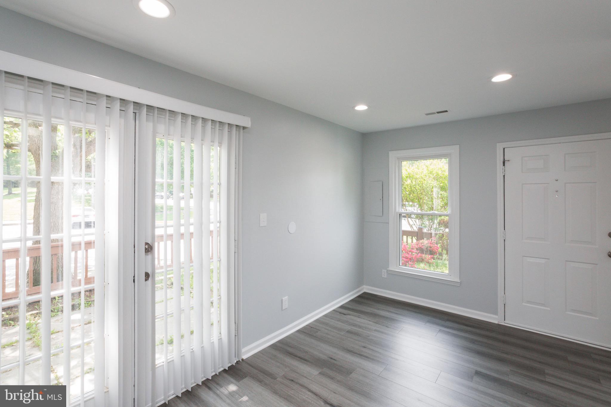 6024 Sunset Ridge Court Centreville, VA 20121 - Photo 6 of 20 Gallery Image 6