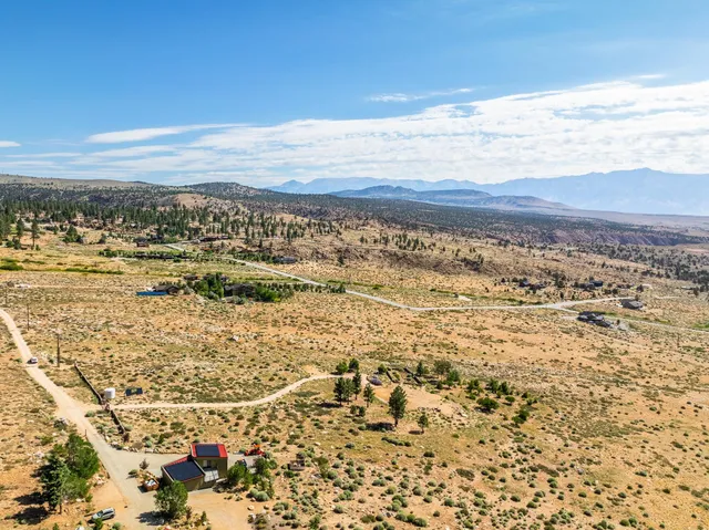 $695,000 | 507 Willow Road, Unit 10, Bishop, CA 93514