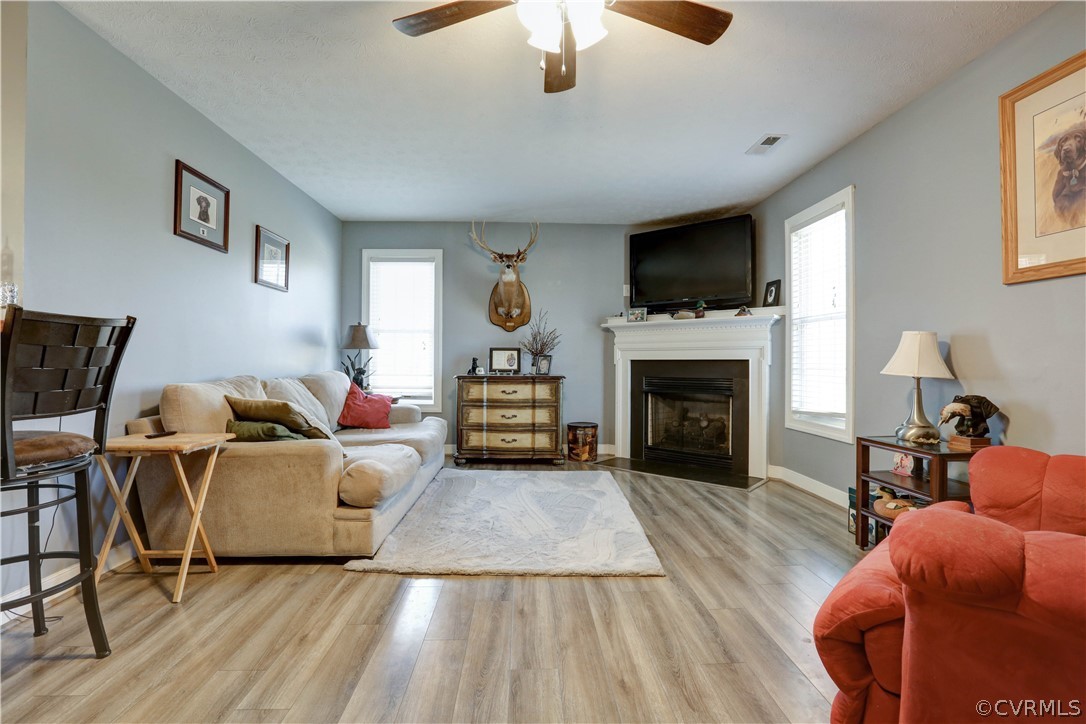 384 Landing Road Manquin, VA 23106 - Photo 13 of 47 Large Sized Family Room with LVT Flooring, Corner