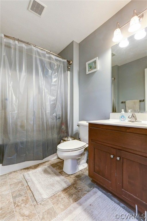 384 Landing Road Manquin, VA 23106 - Photo 17 of 47 Hallway Full Bath with Tub/Shower combo.