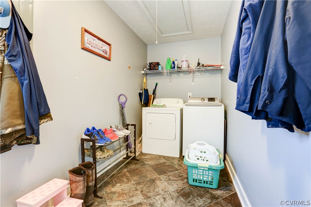 384 Landing Road Manquin, VA 23106 - Photo 18 of 47 Laundry/Mud Room has plenty of space for dropping