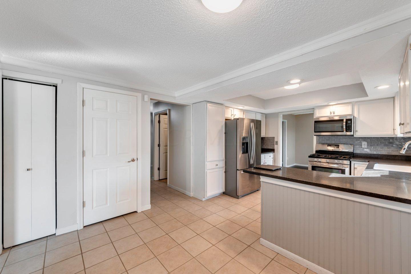 5545 Spring Hill Road Grove City, OH 43123 - Photo 6 of 27 Gallery Image 6