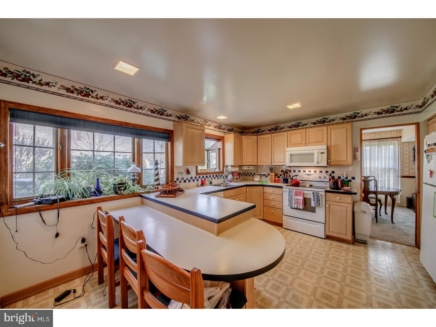 590 Lamplighter Road Horsham, PA 19044 - Photo 10 of 25 Kitchen