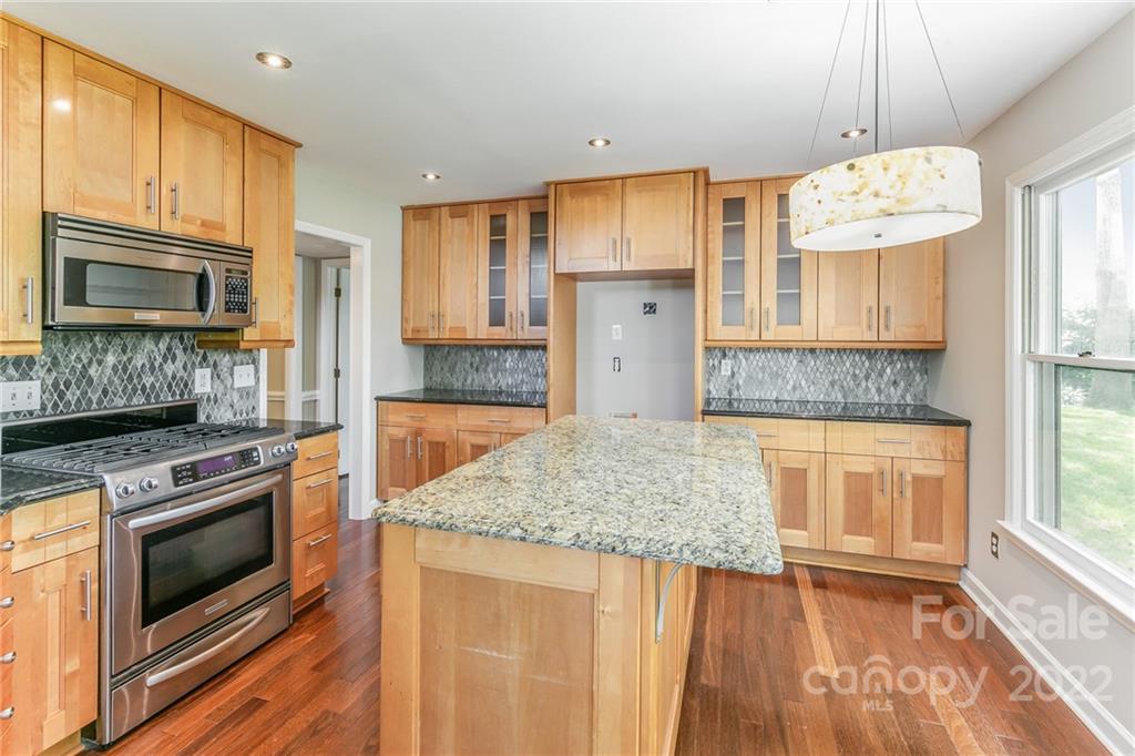 7016 Rothmore View Court Charlotte, NC 28215 - Photo 12 of 31 Gallery Image 12
