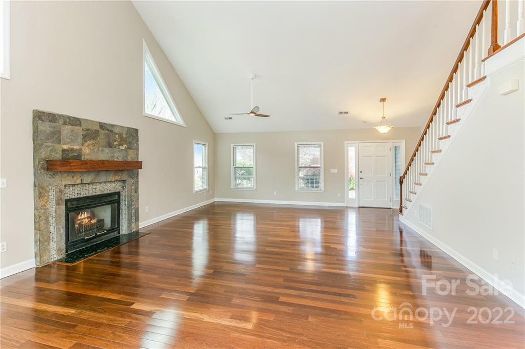 7016 Rothmore View Court Charlotte, NC 28215 - Photo 15 of 31 Gallery Image 15