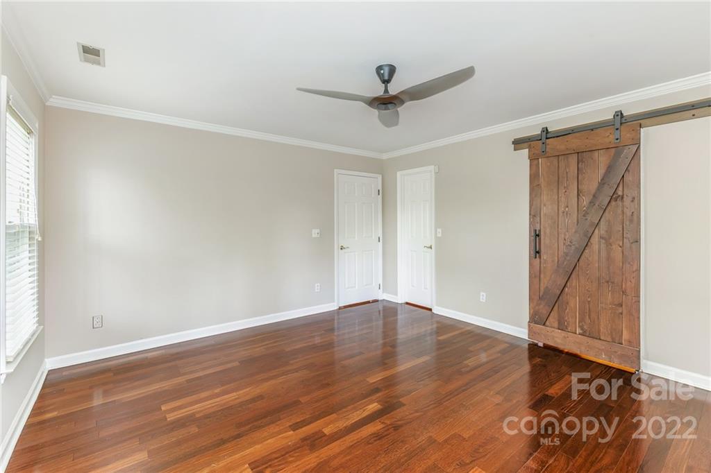 7016 Rothmore View Court Charlotte, NC 28215 - Photo 16 of 31 Gallery Image 16
