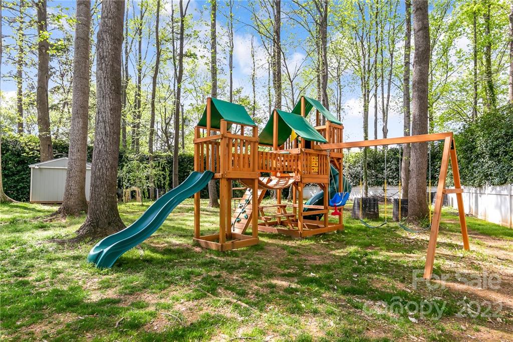 7016 Rothmore View Court Charlotte, NC 28215 - Photo 26 of 31 Gallery Image 26