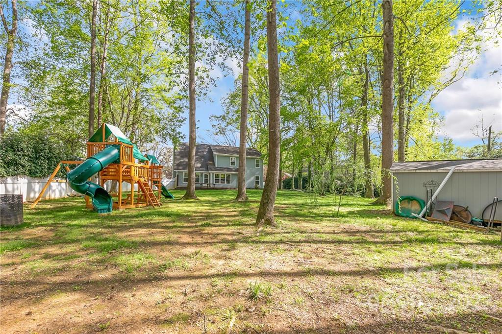 7016 Rothmore View Court Charlotte, NC 28215 - Photo 27 of 31 Gallery Image 27