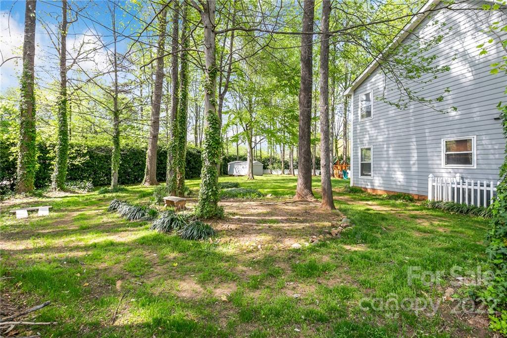 7016 Rothmore View Court Charlotte, NC 28215 - Photo 30 of 31 Gallery Image 30