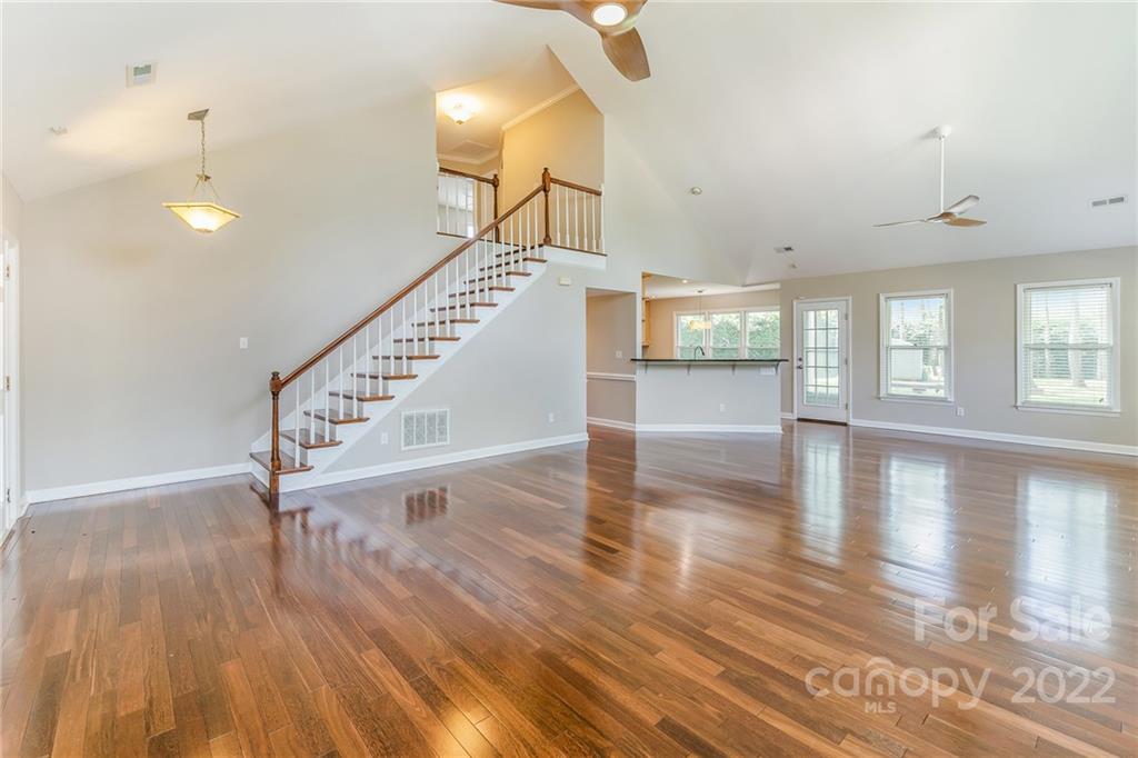 7016 Rothmore View Court Charlotte, NC 28215 - Photo 6 of 31 Gallery Image 6