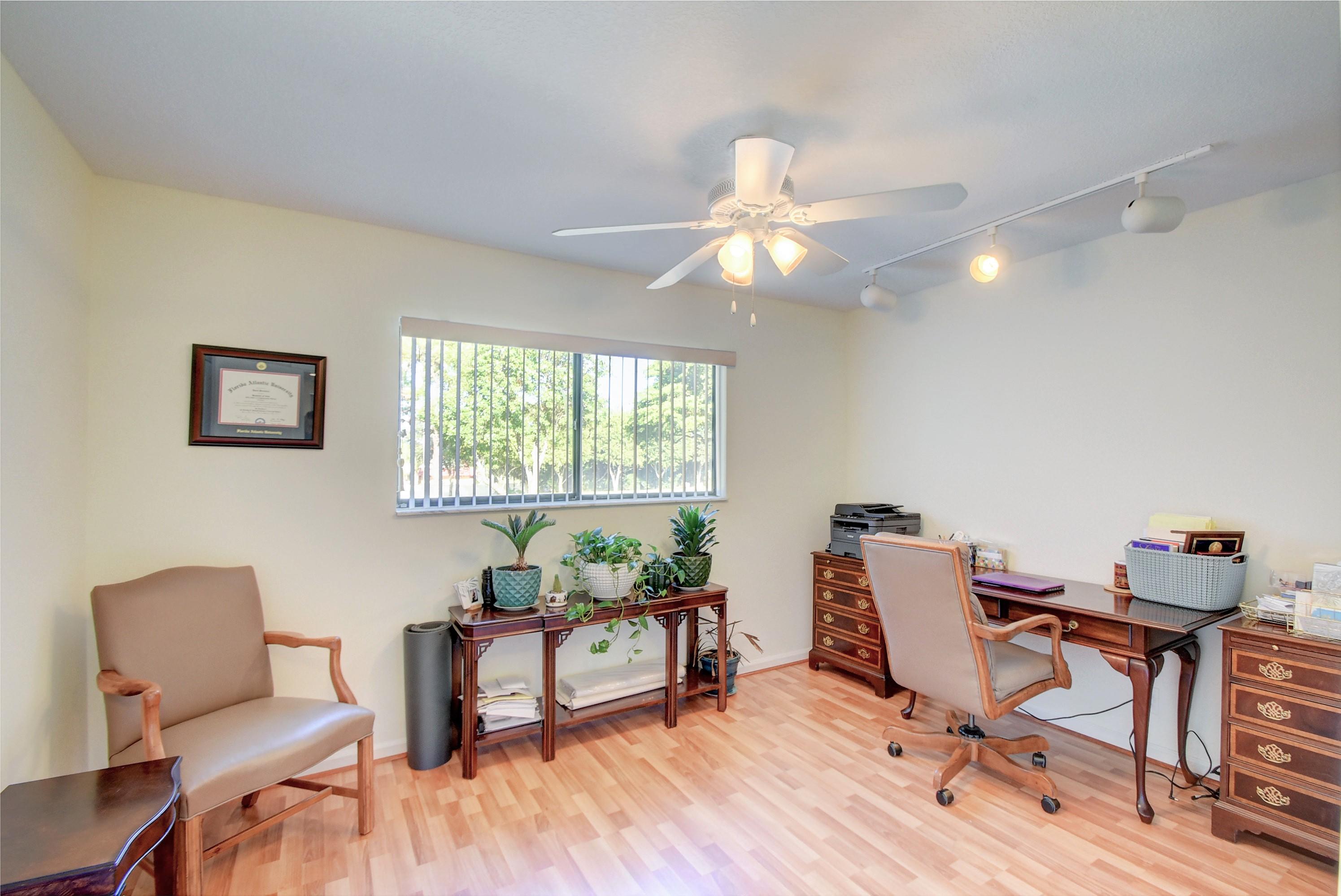 5521 Coach House Circle, Unit F Boca Raton, FL 33486 - Photo 14 of 19 2nd Bedroom