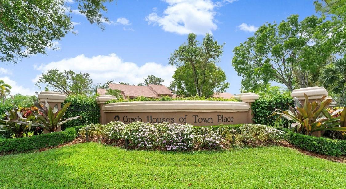 5521 Coach House Circle, Unit F Boca Raton, FL 33486 - Photo 19 of 19 Coach House Entryway