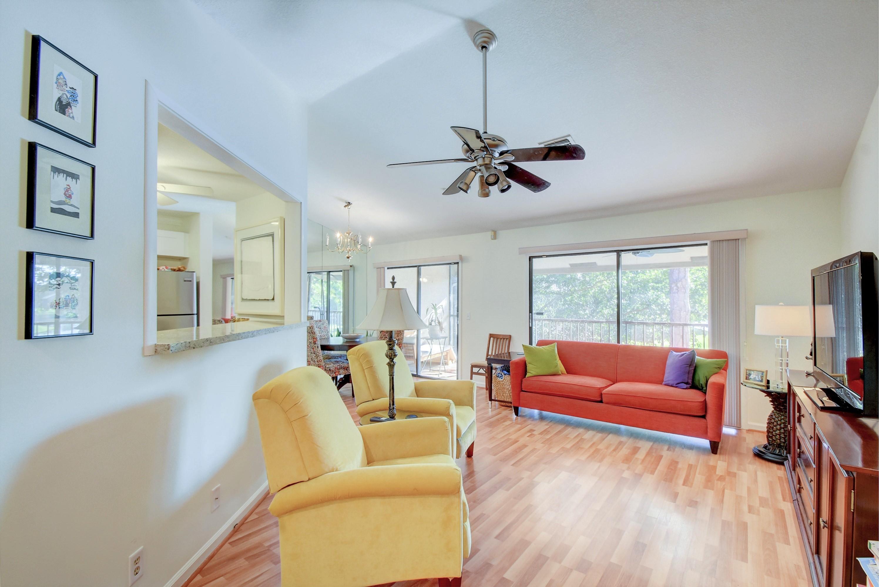 5521 Coach House Circle, Unit F Boca Raton, FL 33486 - Photo 7 of 19 Living Area
