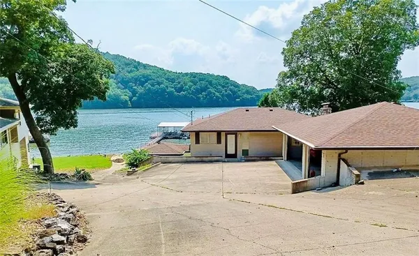 $785,000 | 1166 Fowlers Point, Camdenton, MO 65020