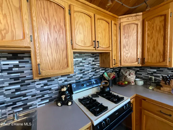 $850,000 | 90-111 Christmas Lane, Naples, ID 83847