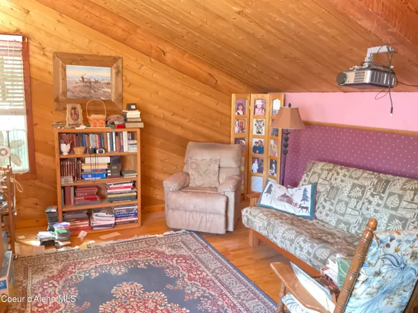 $850,000 | 90-111 Christmas Lane, Naples, ID 83847