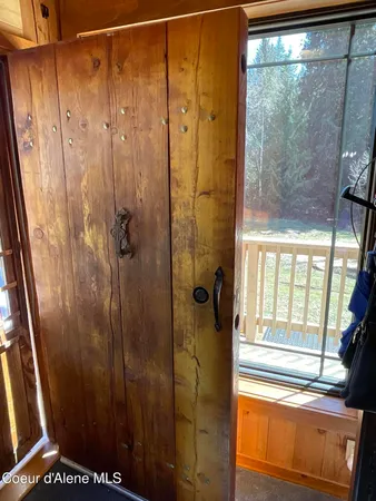 $850,000 | 90-111 Christmas Lane, Naples, ID 83847