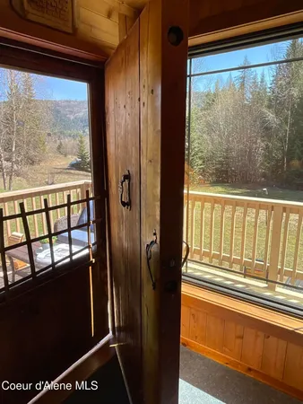$850,000 | 90-111 Christmas Lane, Naples, ID 83847