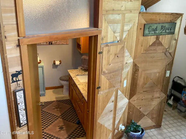 $850,000 | 90-111 Christmas Lane, Naples, ID 83847