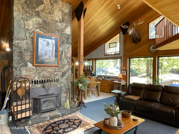 $850,000 | 90-111 Christmas Lane, Naples, ID 83847
