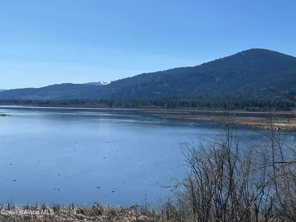 $850,000 | 90-111 Christmas Lane, Naples, ID 83847
