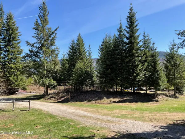 $850,000 | 90-111 Christmas Lane, Naples, ID 83847